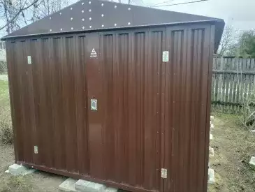 Хозблок для хозяйственных вещей в шоколадном цвете в дер. Талицы, г.о. Истра, МО